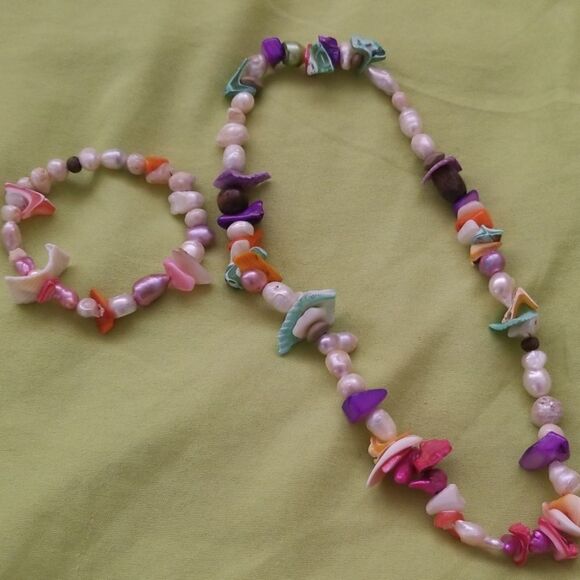 Surprise Jewelery Bundle set - Picture 1 of 4